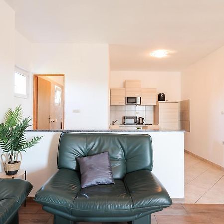 Apartments Miky Vrsi Eksteriør billede