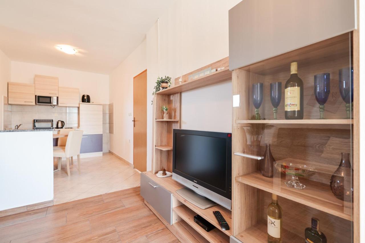 Apartments Miky Vrsi Eksteriør billede