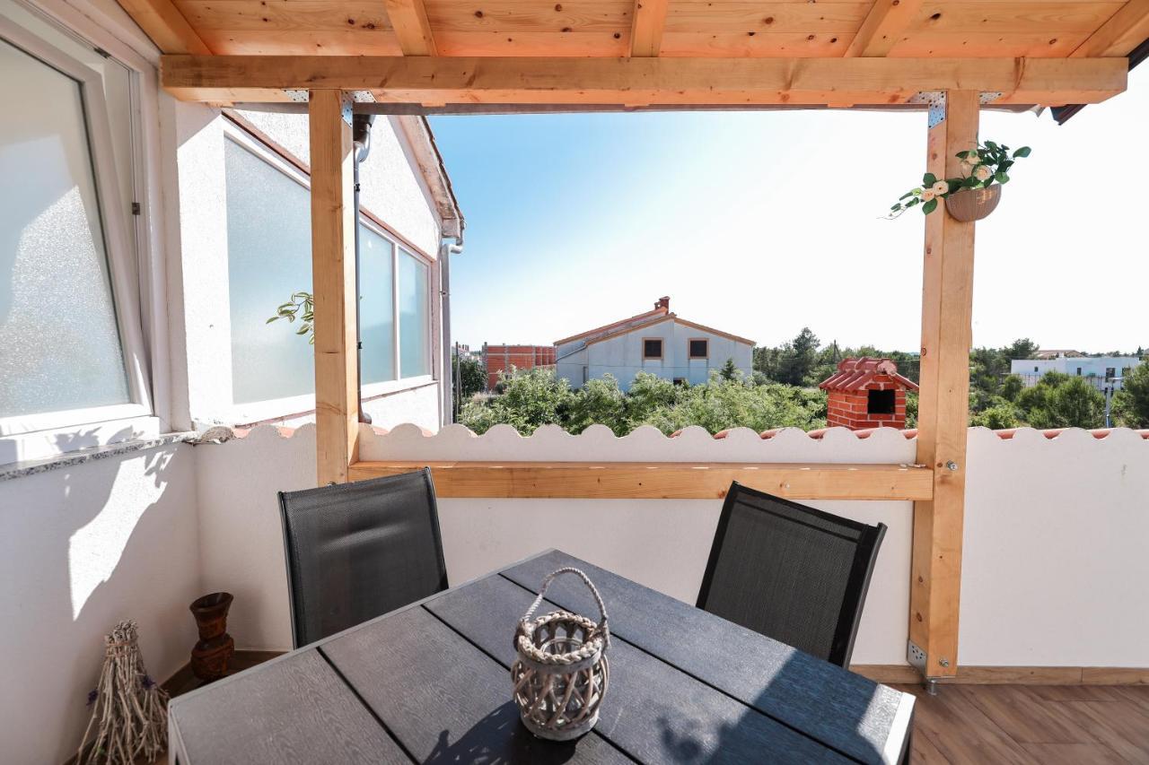 Apartments Miky Vrsi Eksteriør billede