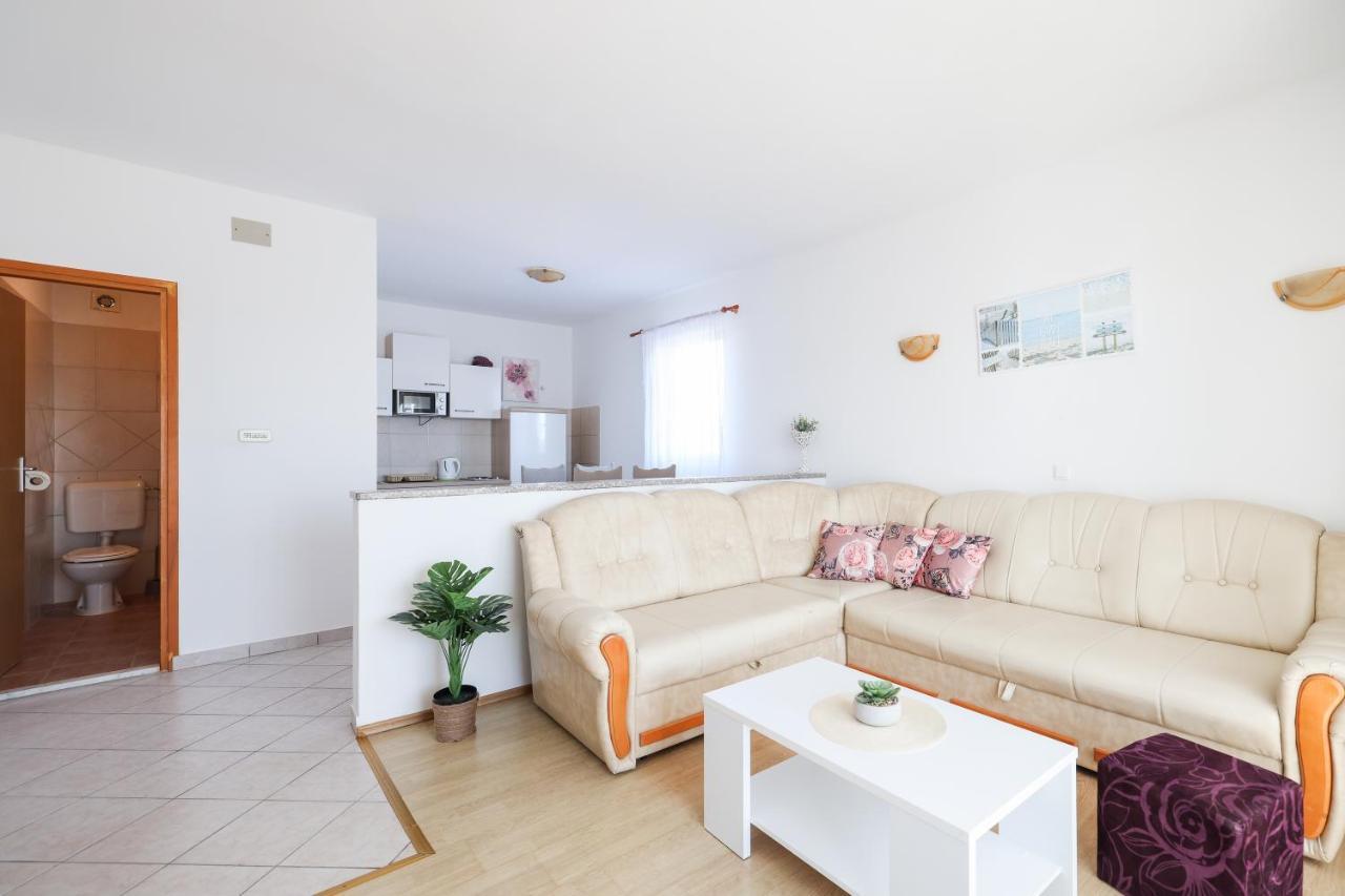 Apartments Miky Vrsi Eksteriør billede