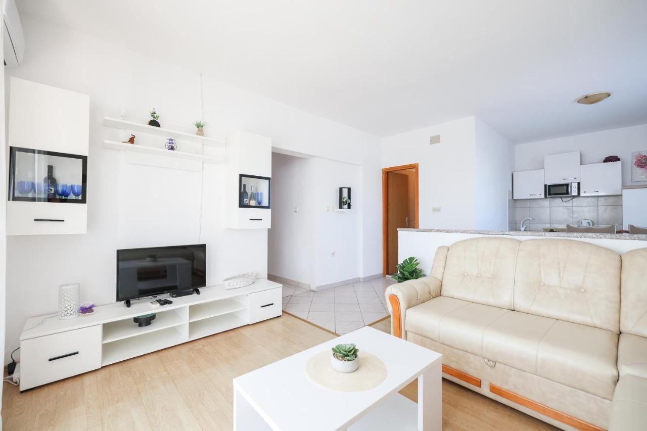 Apartments Miky Vrsi Eksteriør billede