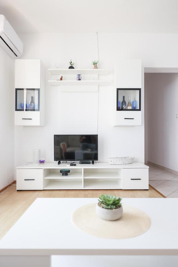 Apartments Miky Vrsi Eksteriør billede